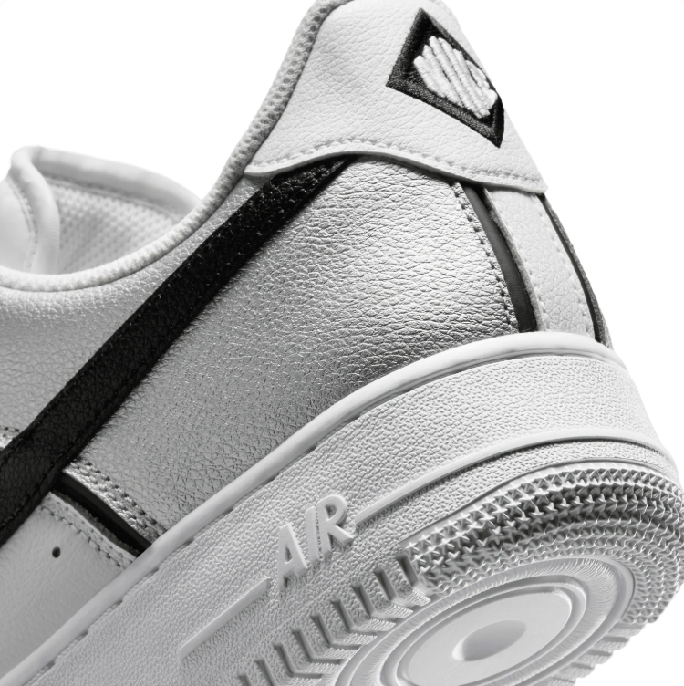 Nike Low-Top Sneakers - White/Silver with Black Accents