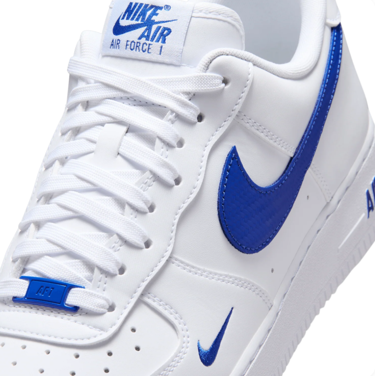 Nike Low-Top Sneakers - White with Blue