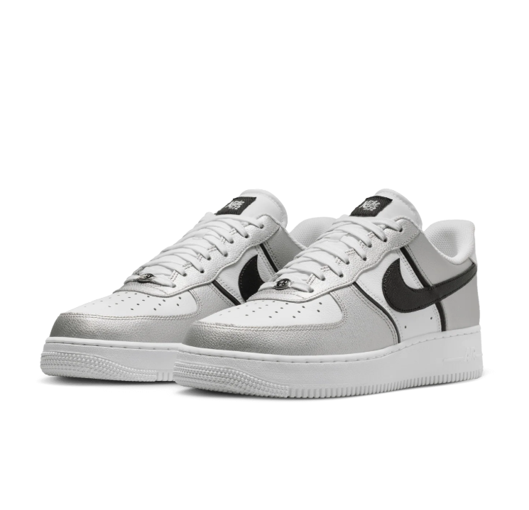Nike Low-Top Sneakers - White/Silver with Black Accents