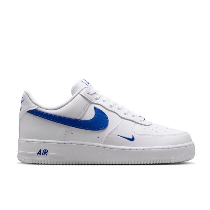 Nike Low-Top Sneakers - White with Blue