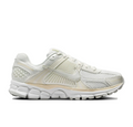 Nike Low-Top Mesh Sneakers - Cream/White