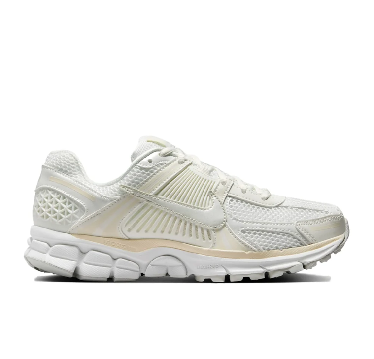 Nike Low-Top Mesh Sneakers - Cream/White