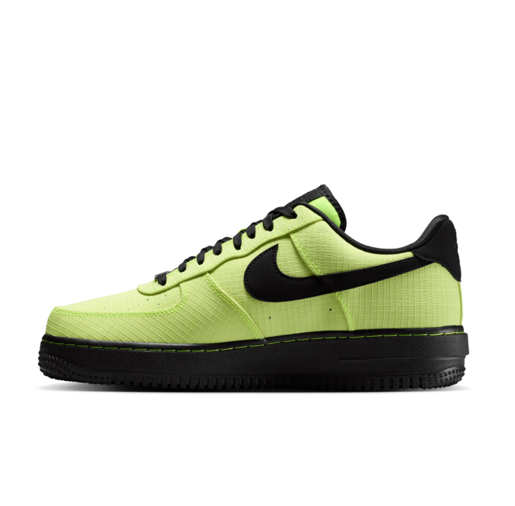 Nike Low-Top Sneakers - Lime Green and Black
