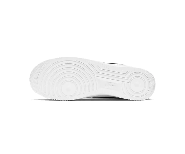 Nike Low-Top Sneakers – White & Black