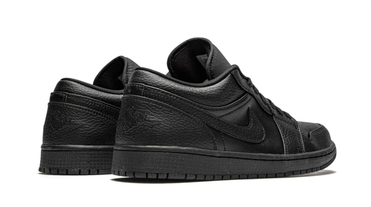 Jordan Low-Top Sneakers – All Black