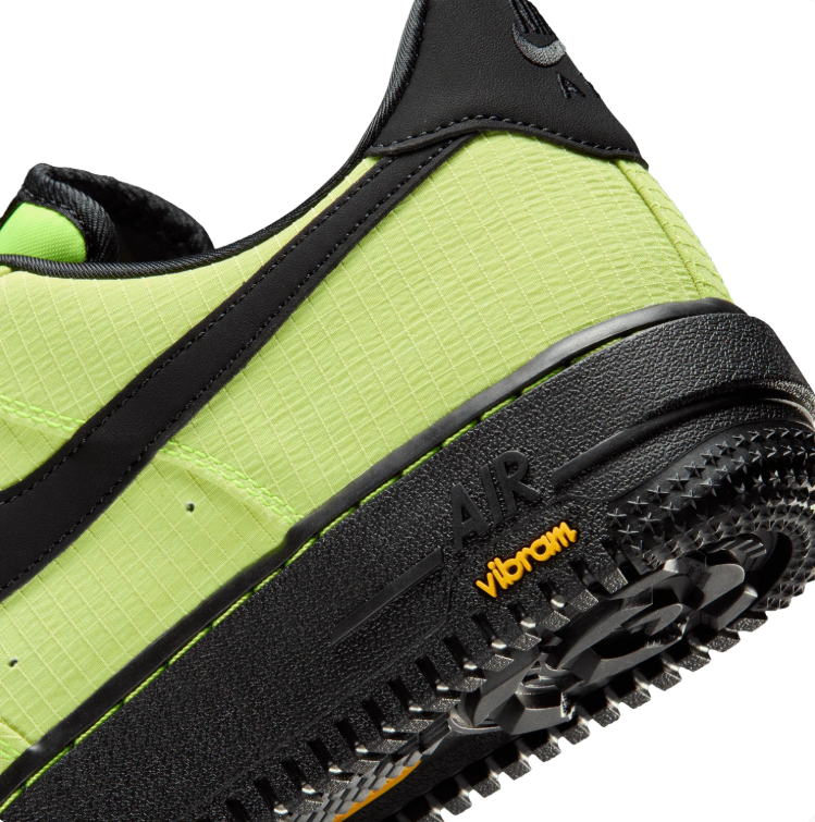 Nike Low-Top Sneakers - Lime Green and Black