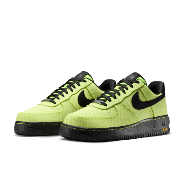 Nike Low-Top Sneakers - Lime Green and Black