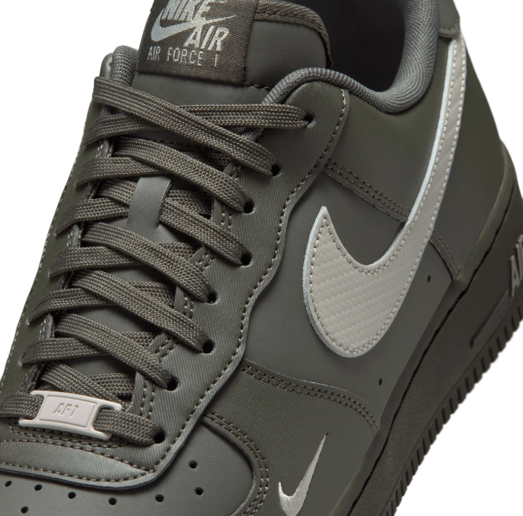 Nike Low-Top Sneakers - Dark Grey