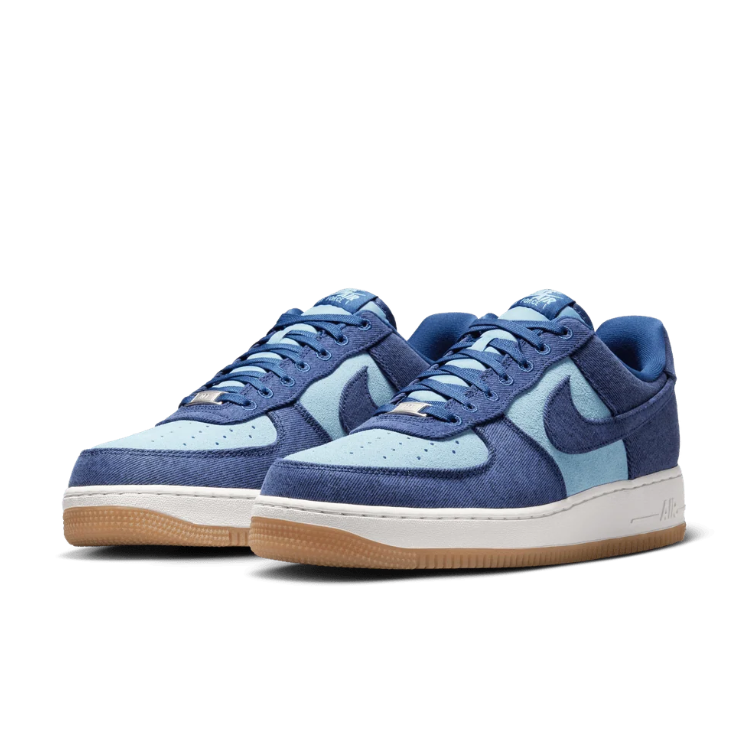 Nike Low-Top Sneakers - Navy and Light Blue