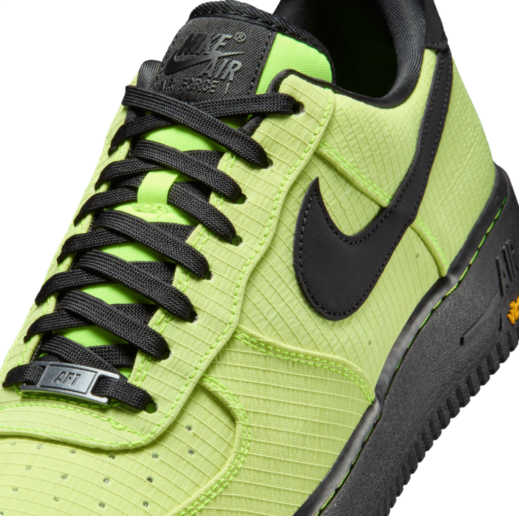 Nike Low-Top Sneakers - Lime Green and Black